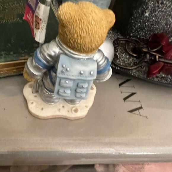 Cherished Teddies 601659 Neil Astronaut Rock Year 2000 Flag Figurine. - Picture 4 of 5